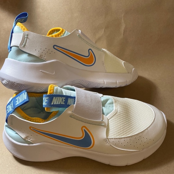 Brand New Nike Flex Runner 3 GS Sundial University Blue Youth 4.5 - Picture 1 of 6